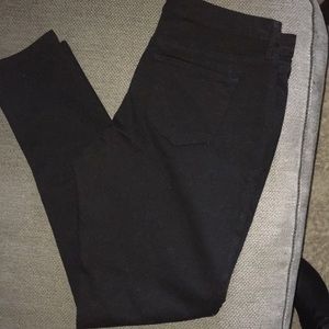 SOLD——-NWOT Black denim pants